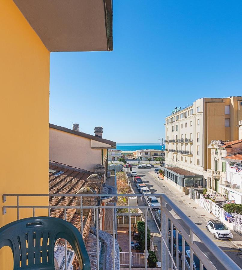 Hotel Caribe Viareggio Exterior photo